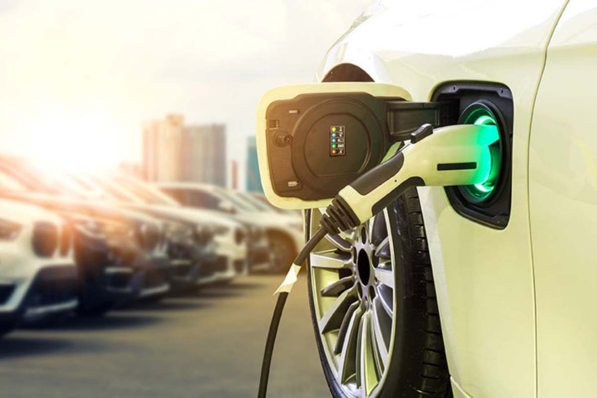 Auto elettriche stangata